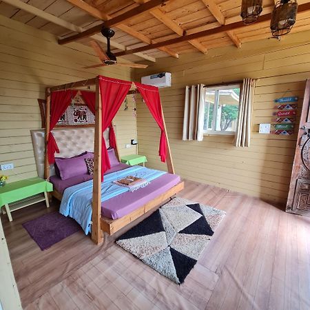 Love Temple Beach Resort Арамбол Екстер'єр фото