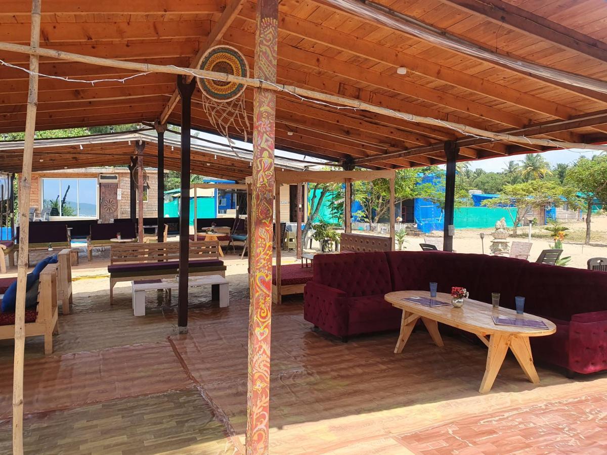 Love Temple Beach Resort Арамбол Екстер'єр фото