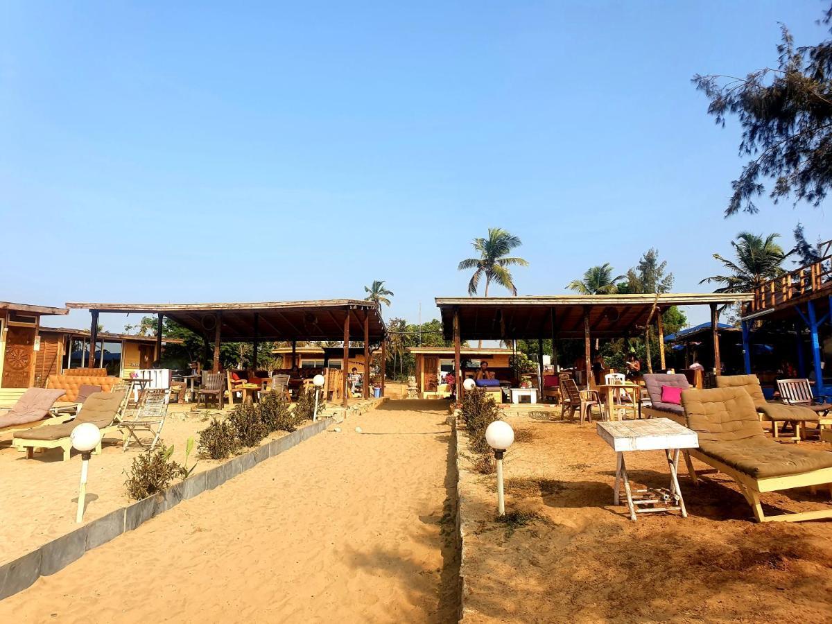 Love Temple Beach Resort Арамбол Екстер'єр фото