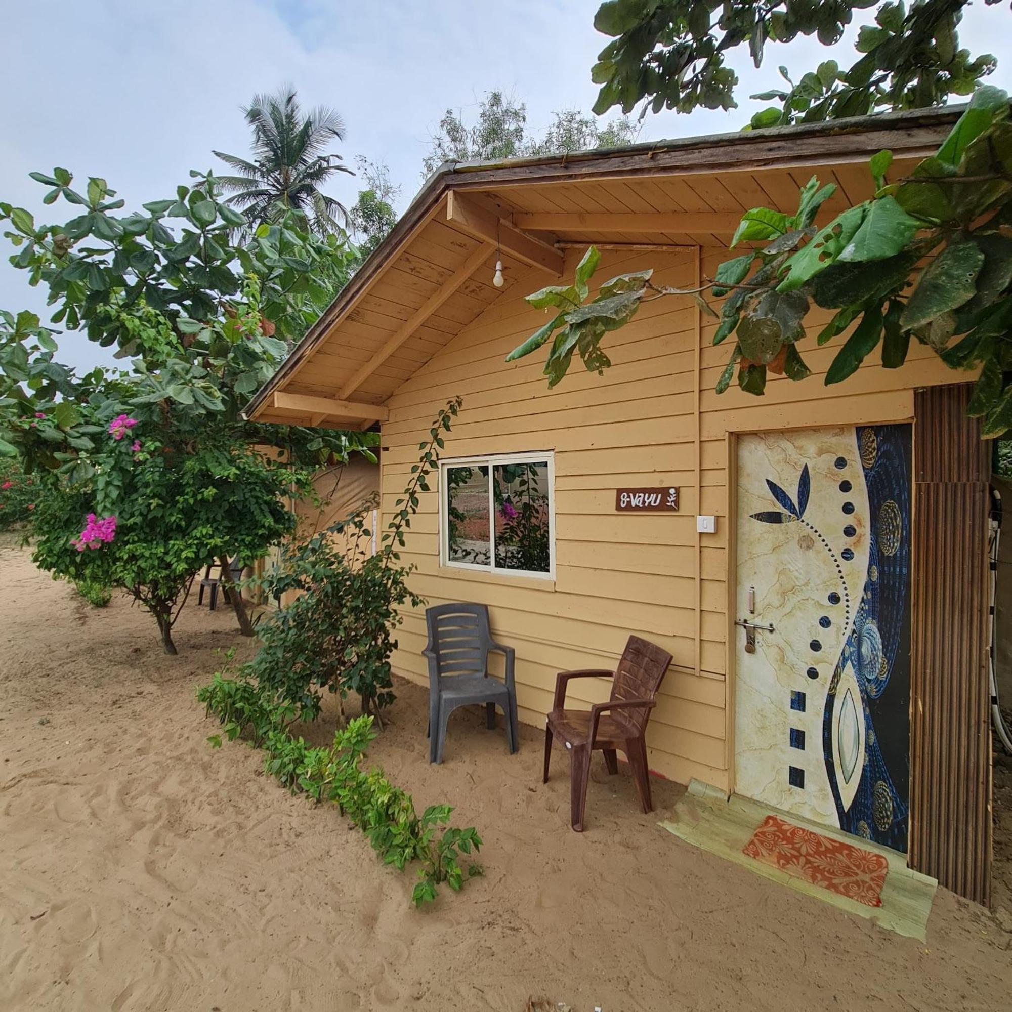 Love Temple Beach Resort Арамбол Екстер'єр фото